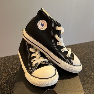 Converse Chuck Taylor Kids Size 9 (Infant/Toddler)